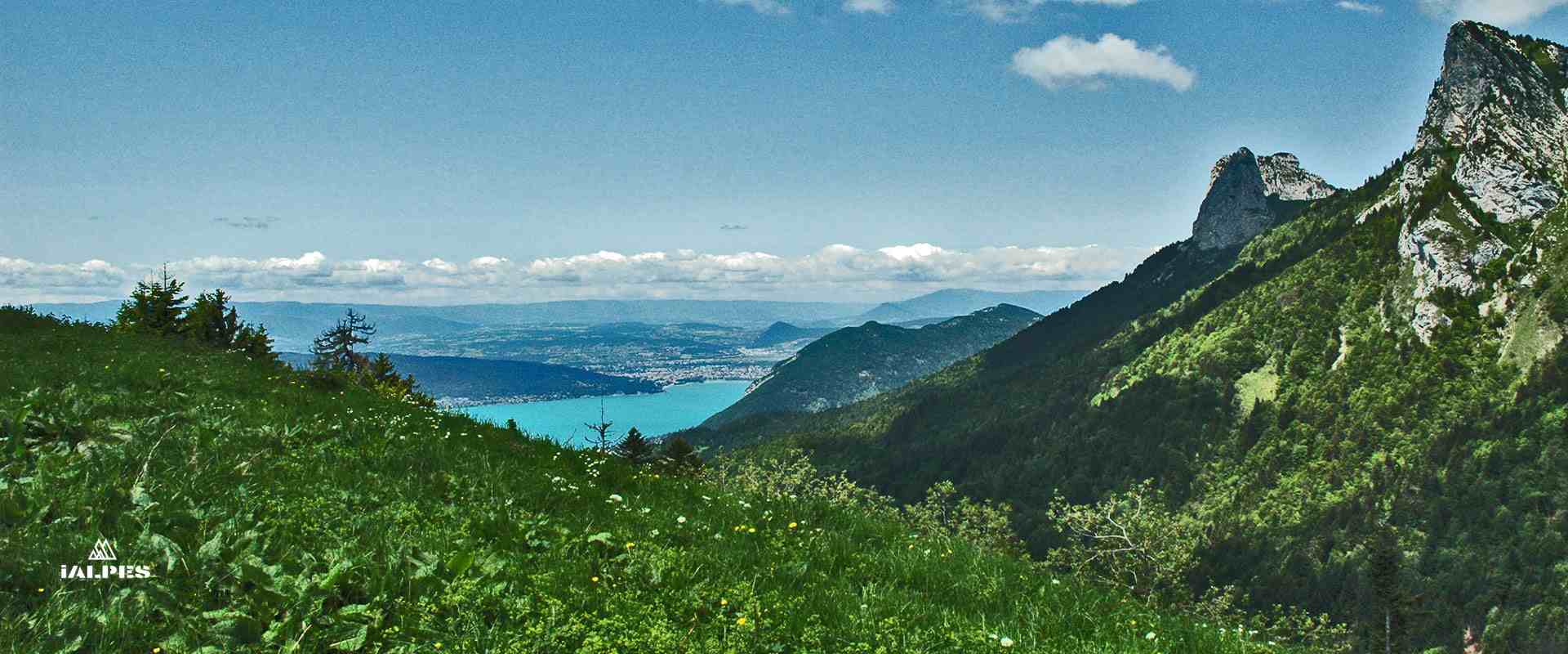 Bateau croisière sur le lac d'Annecy, Haute-Savoie