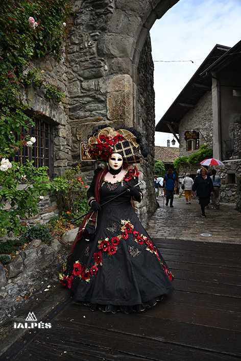 Yvoire, masques porte de Rovorée