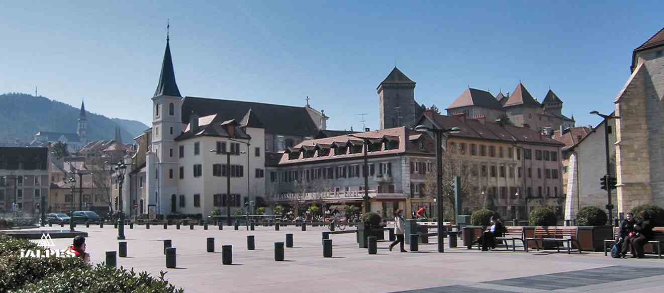 Place de l'hôtel de ville Annecy