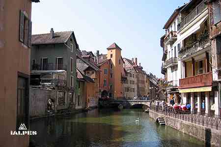Annecy canal du Thiou