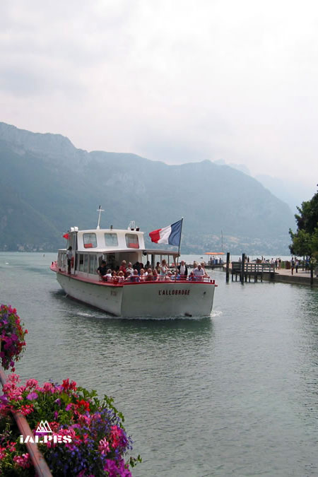 Bateau croisière lac d'Annecy, Haute-Savoie