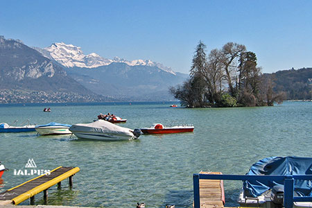 Port plaisancier du  lac d'Annecy
